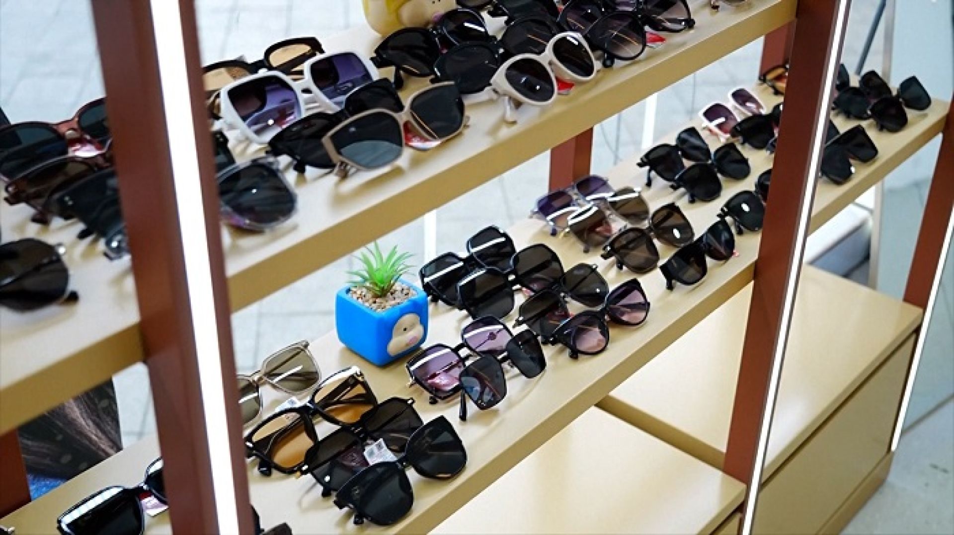 विश्वभर पहिचान बनाउँदै चिनियाँ स्मार्ट चश्मा